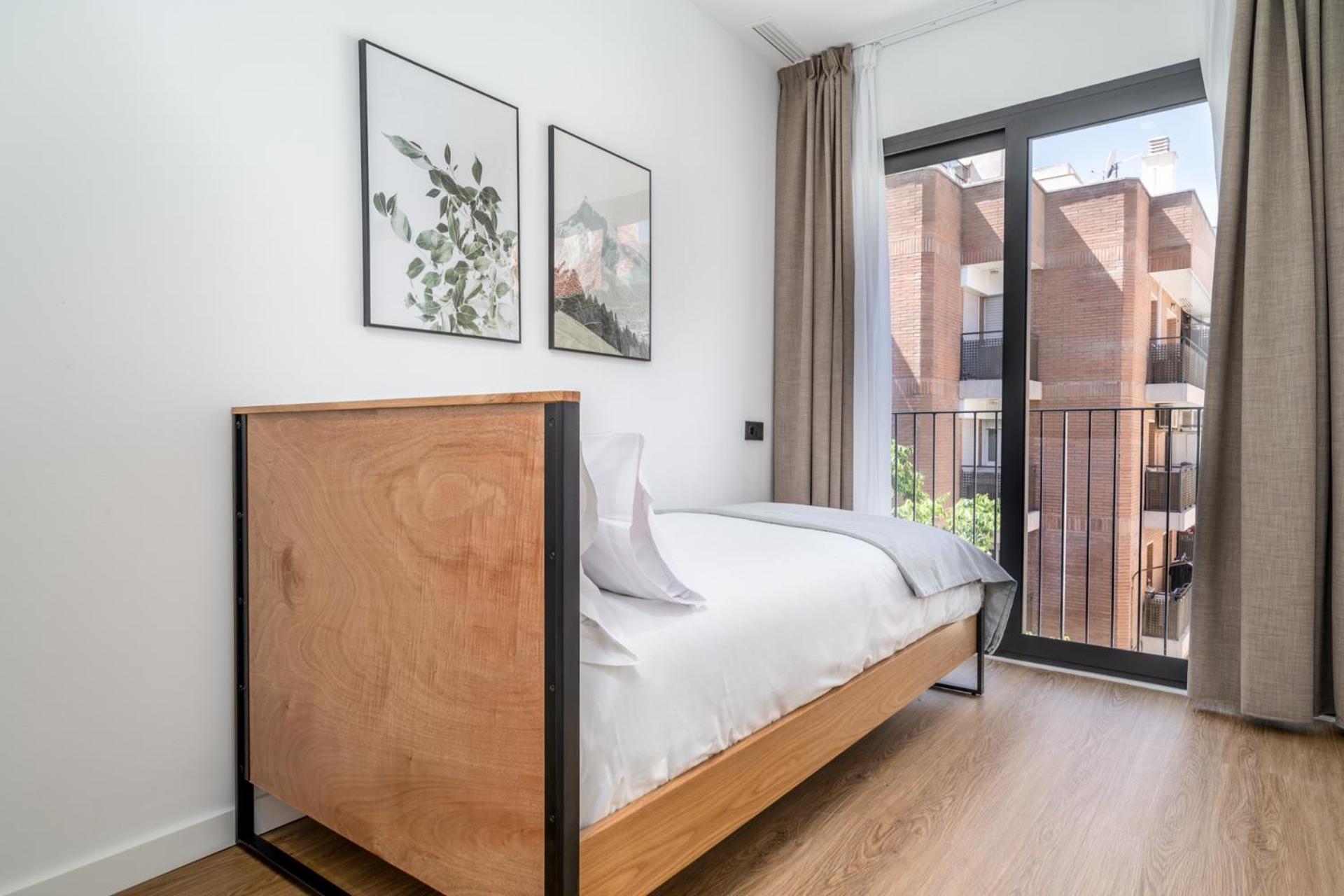 Limehome Barcelona Placa Pirineus L’Hospitalet de Llobregat Exterior foto