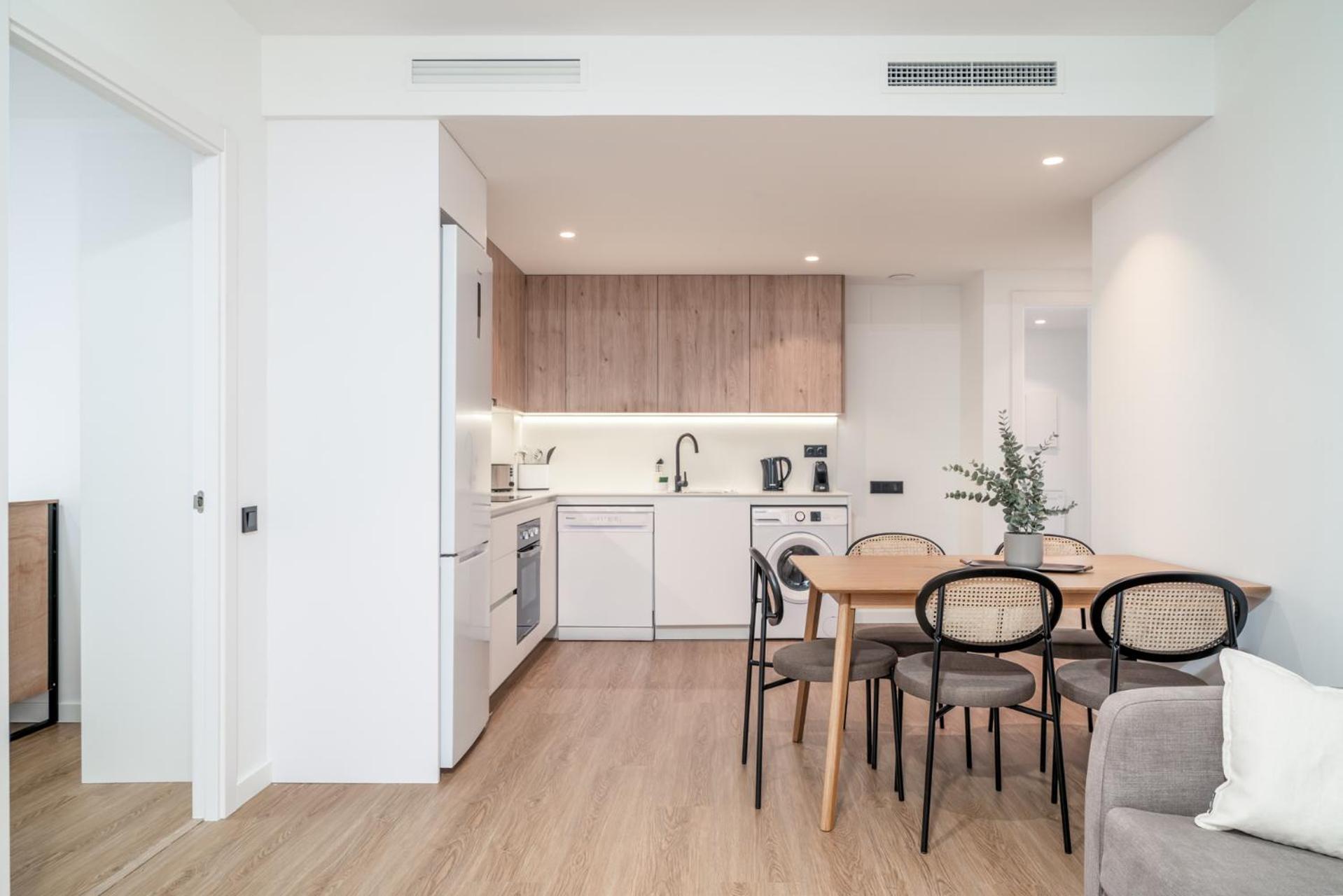 Limehome Barcelona Placa Pirineus L’Hospitalet de Llobregat Exterior foto