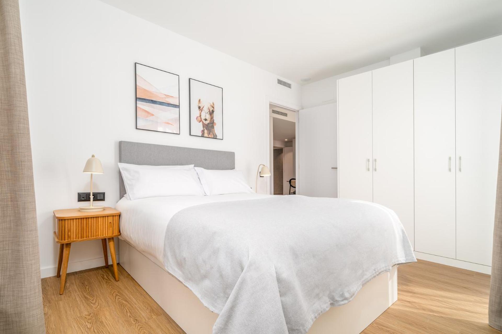 Limehome Barcelona Placa Pirineus L’Hospitalet de Llobregat Exterior foto