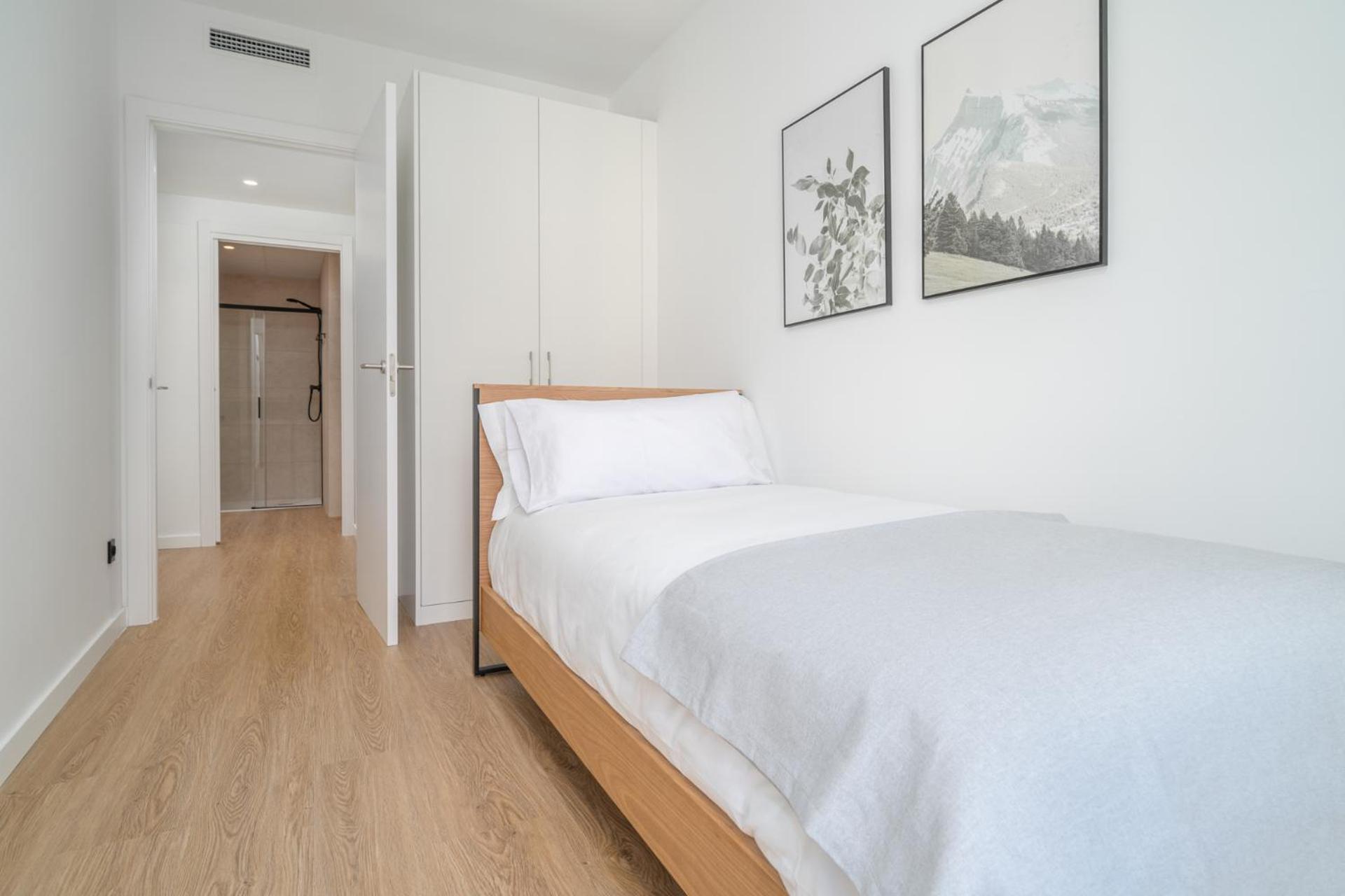Limehome Barcelona Placa Pirineus L’Hospitalet de Llobregat Exterior foto