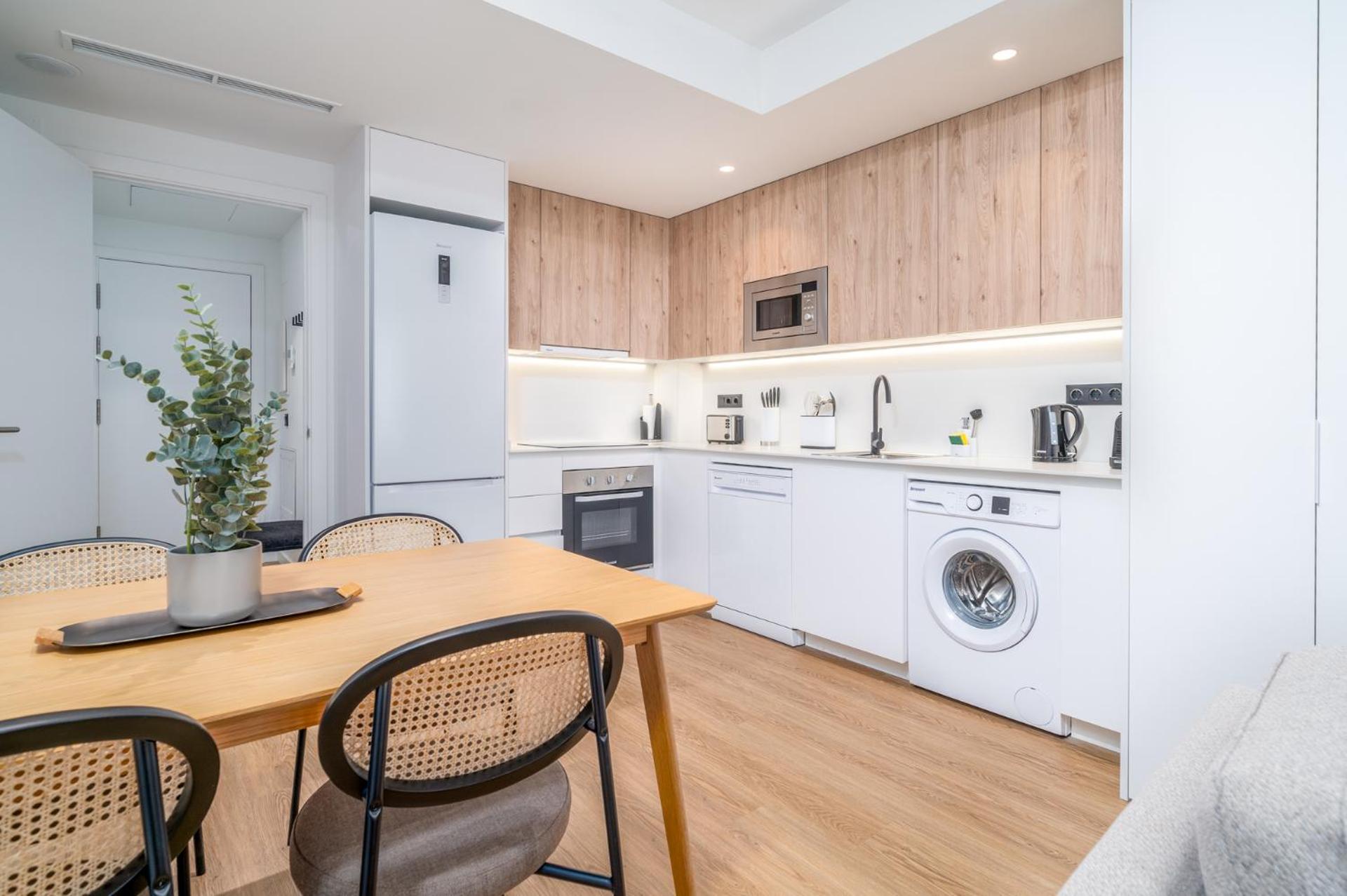 Limehome Barcelona Placa Pirineus L’Hospitalet de Llobregat Exterior foto