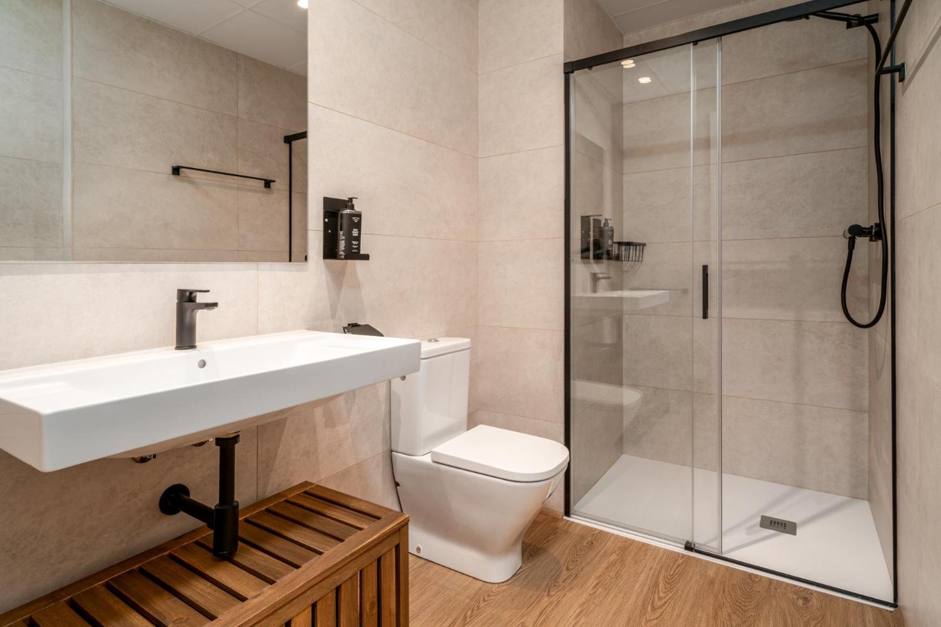 Limehome Barcelona Placa Pirineus L’Hospitalet de Llobregat Exterior foto