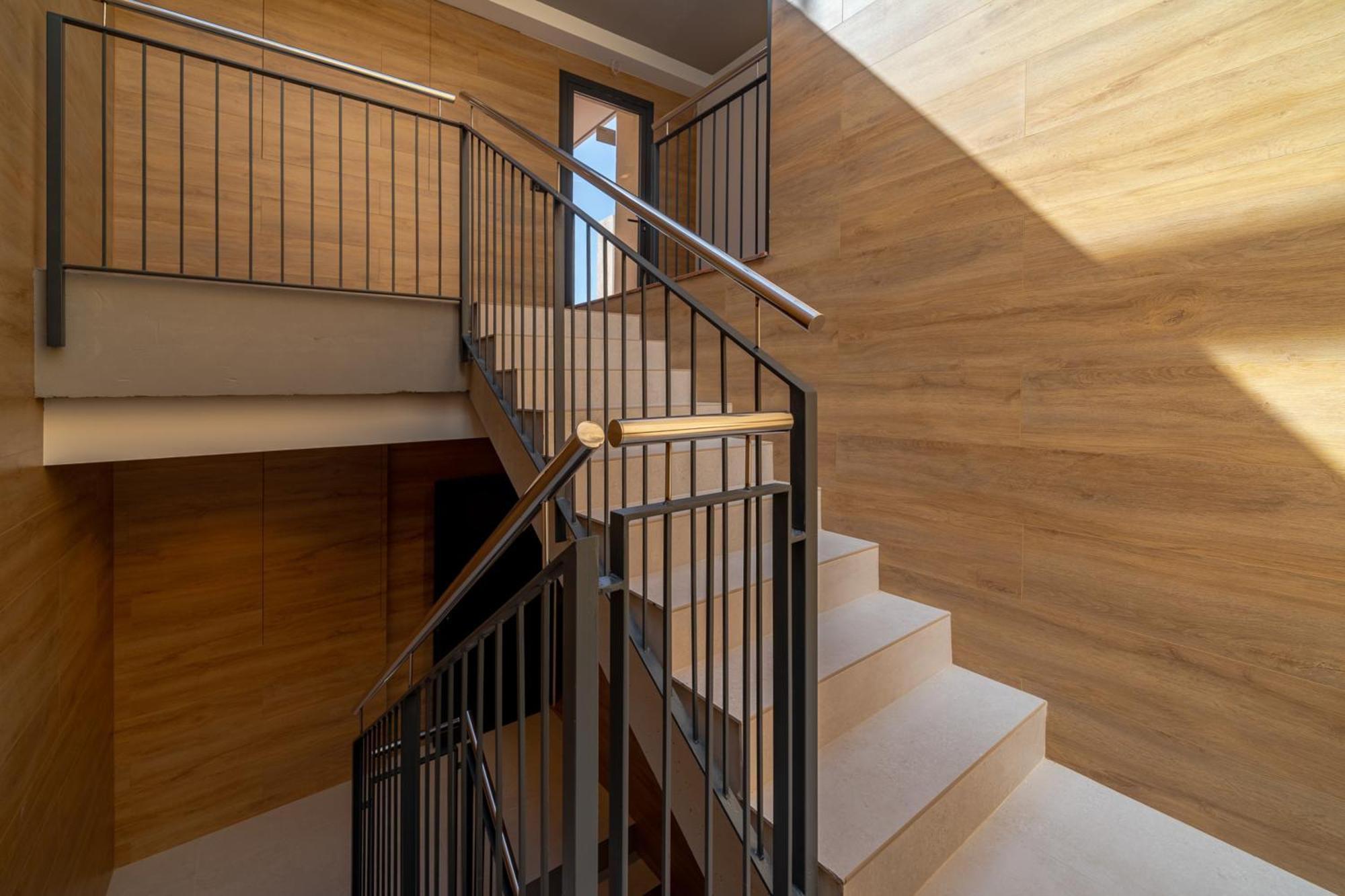 Limehome Barcelona Placa Pirineus L’Hospitalet de Llobregat Exterior foto