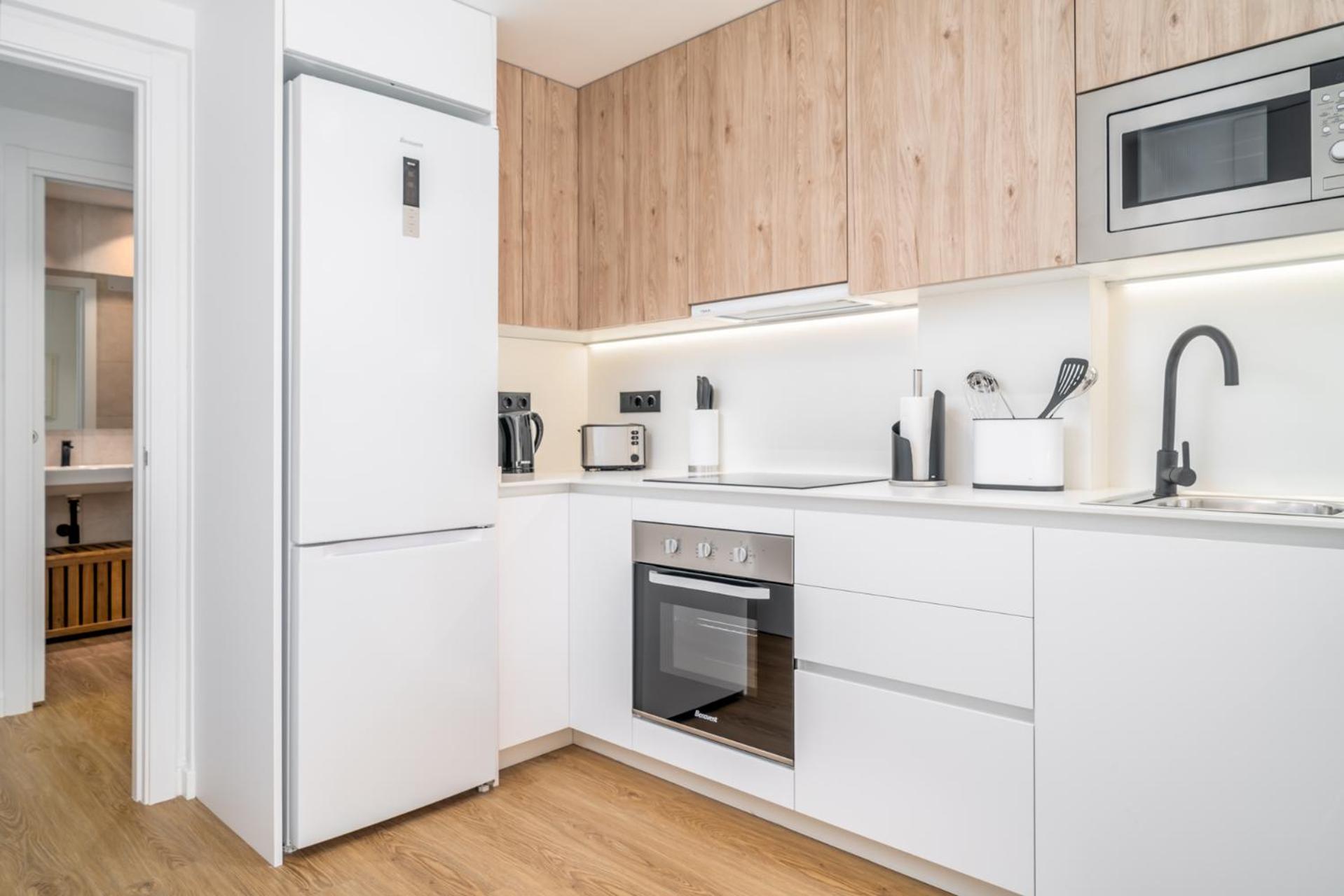 Limehome Barcelona Placa Pirineus L’Hospitalet de Llobregat Exterior foto