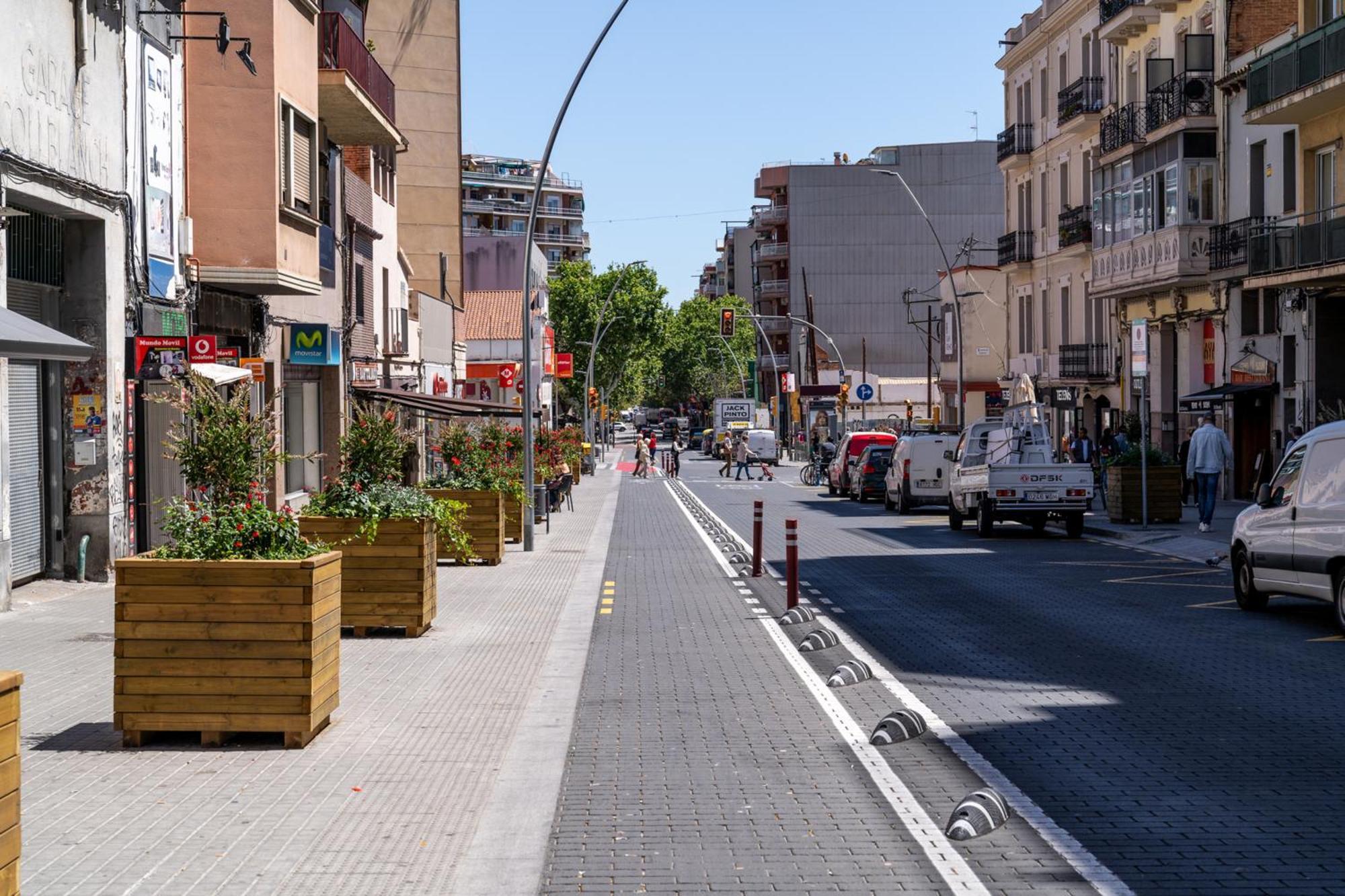 Limehome Barcelona Placa Pirineus L’Hospitalet de Llobregat Exterior foto